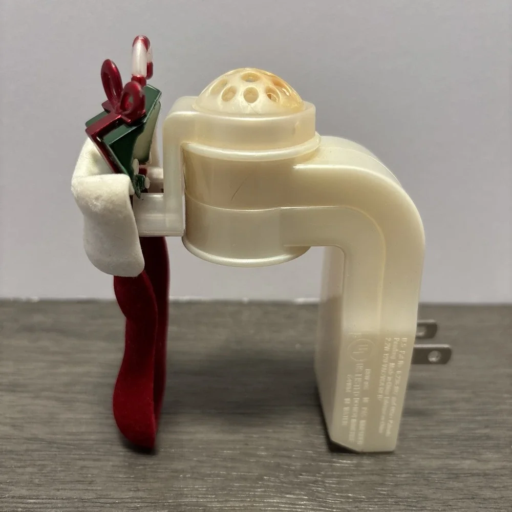 Bath & Body‎ Works Retired Holiday Red Christmas Stocking Wallflower Plug In